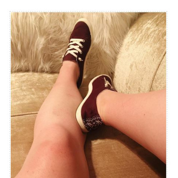 NWT Comfy Burgundy Lace Canvas Sneakers-11 - Picture 4 of 5